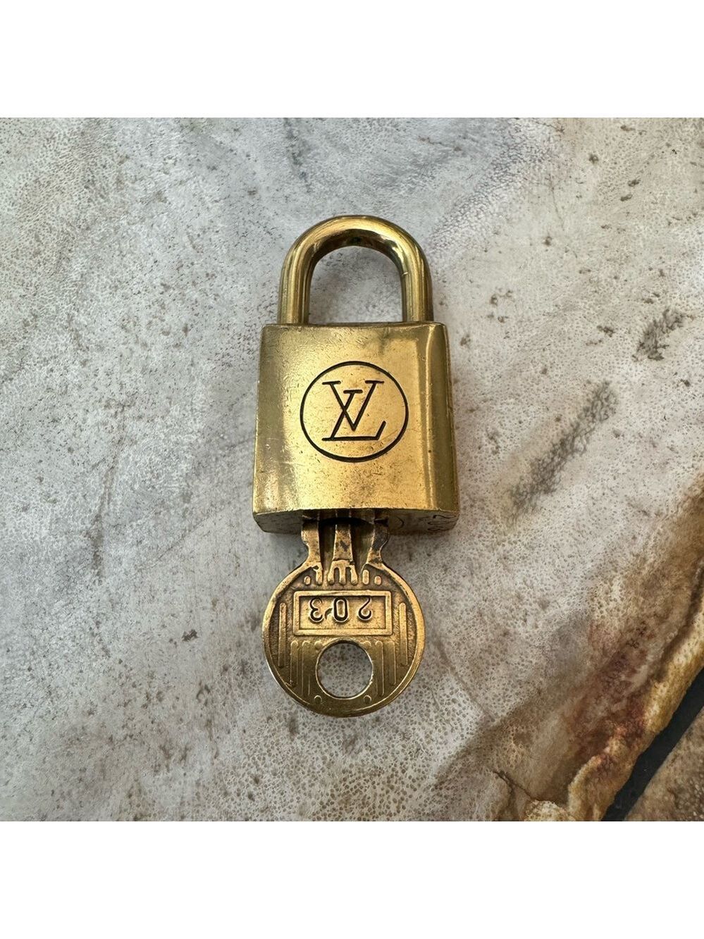 Listing for ONLY ONE 200 series Louis Vuitton Lock and Key - 203, 205 or 222 - Picture 8 of 13